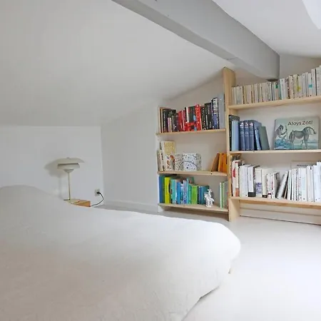 Designer's Place, Republique Appartement *